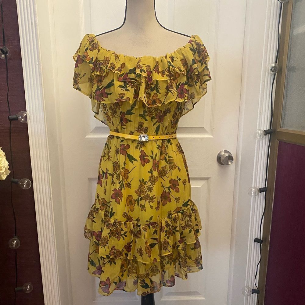 Scripted floral dress, M